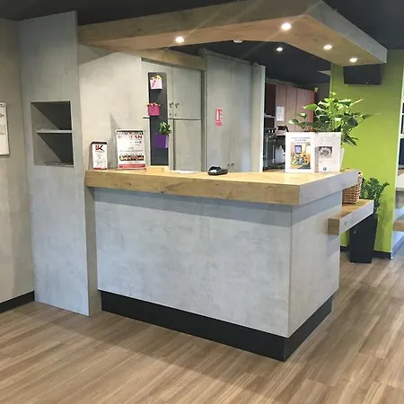 梅兹中心宜必思快捷酒店 酒店 2*