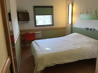 梅兹中心宜必思快捷酒店 2* 梅斯